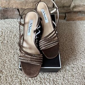 New!!  Nina Women's Amani Bronze Strappy Heels Sandals Slip On Size 8